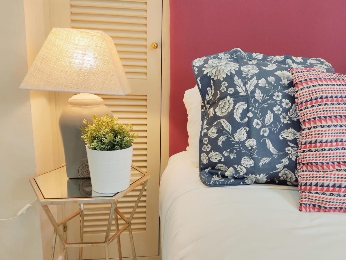Homeyseville-bright At Santa Cruz 4 Pax, Parking Optional Apartment Sevilla
