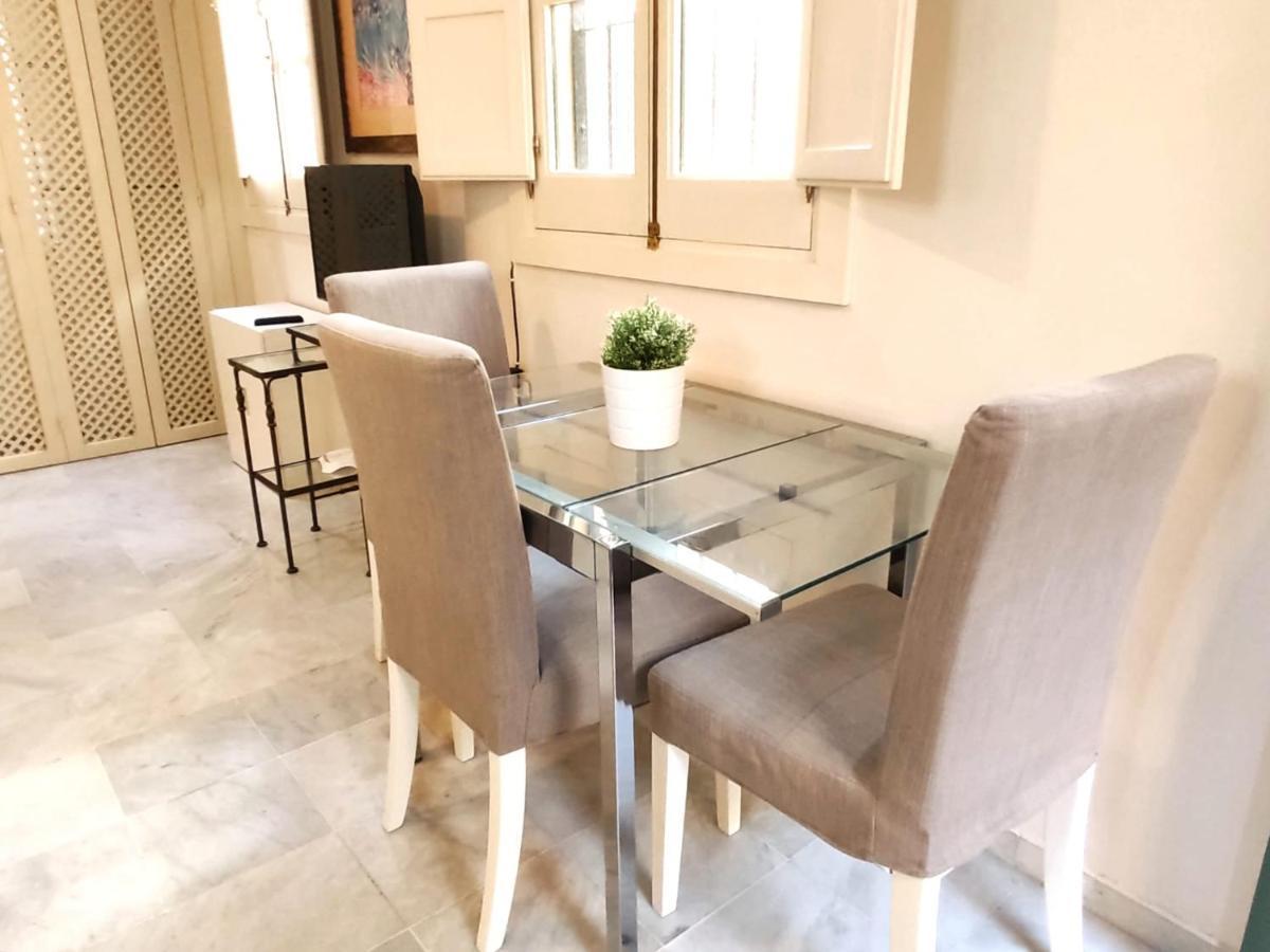 Apartment Homeyseville-bright At Santa Cruz 4 Pax, Parking Optional Sevilla